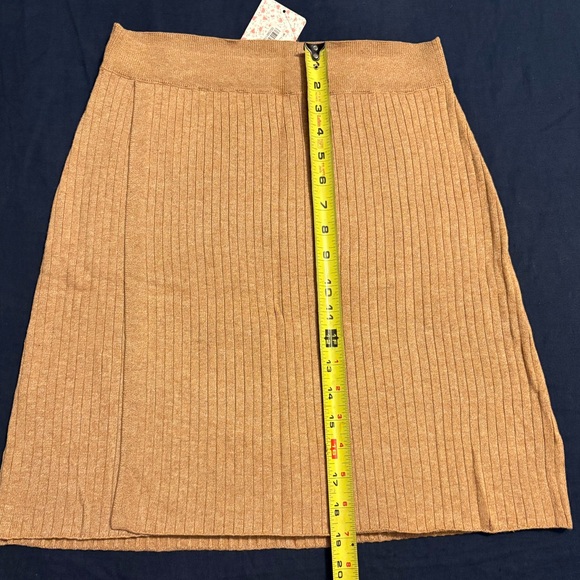 Free People Mod wrapped short Ribbed Skirt Caramel Heather Size L - Picture 5 of 6